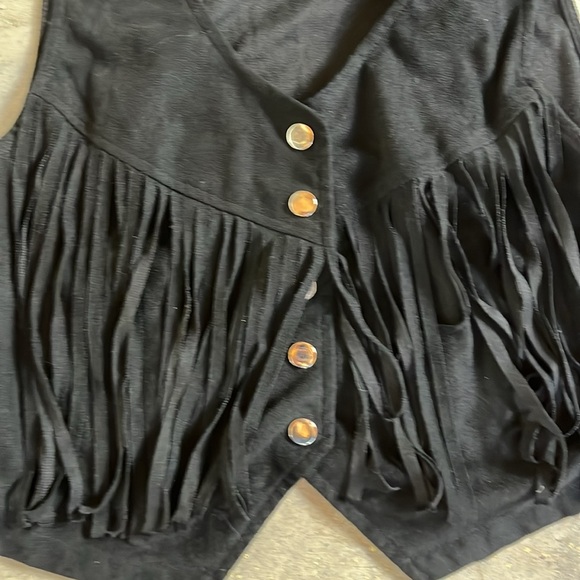 Faux suede fringe vest size small - Picture 2 of 3